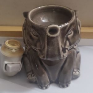 Elephant wax warmer